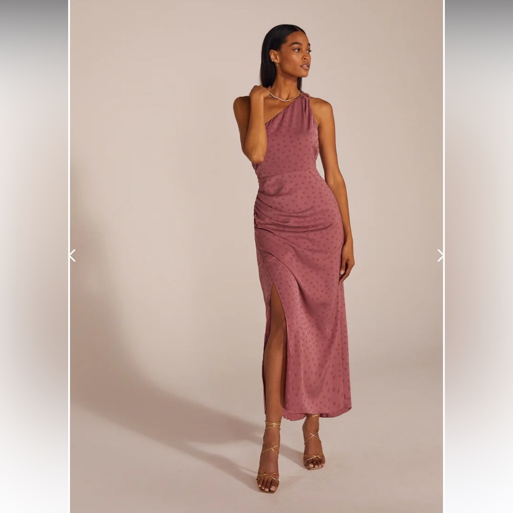 Favorite Daughter Singles Table Dress